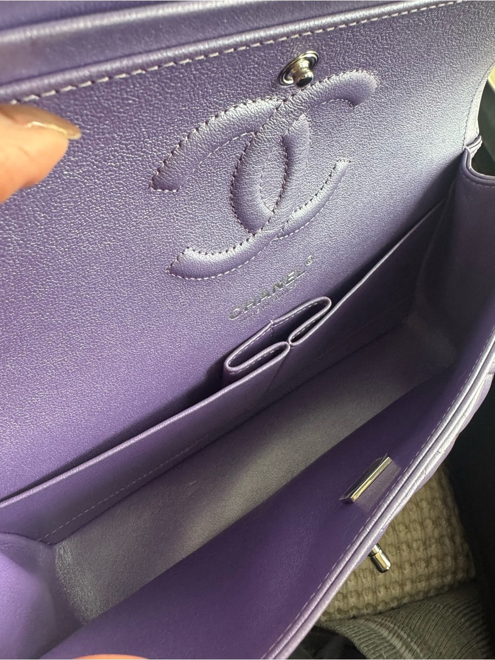 CHANEL Lavender Quilted Lambskin Classic Flap medium 23P - Picture 16 of 16